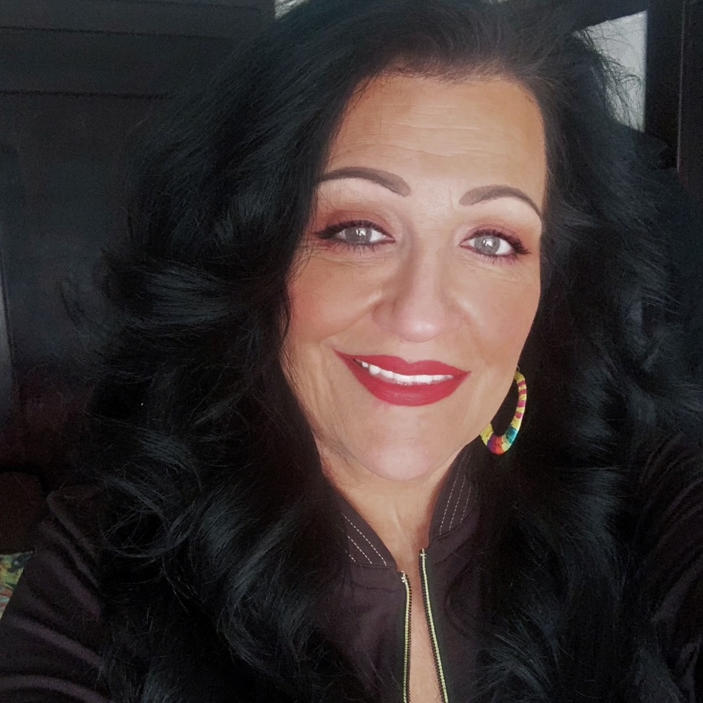 Meet your Posher, Posh